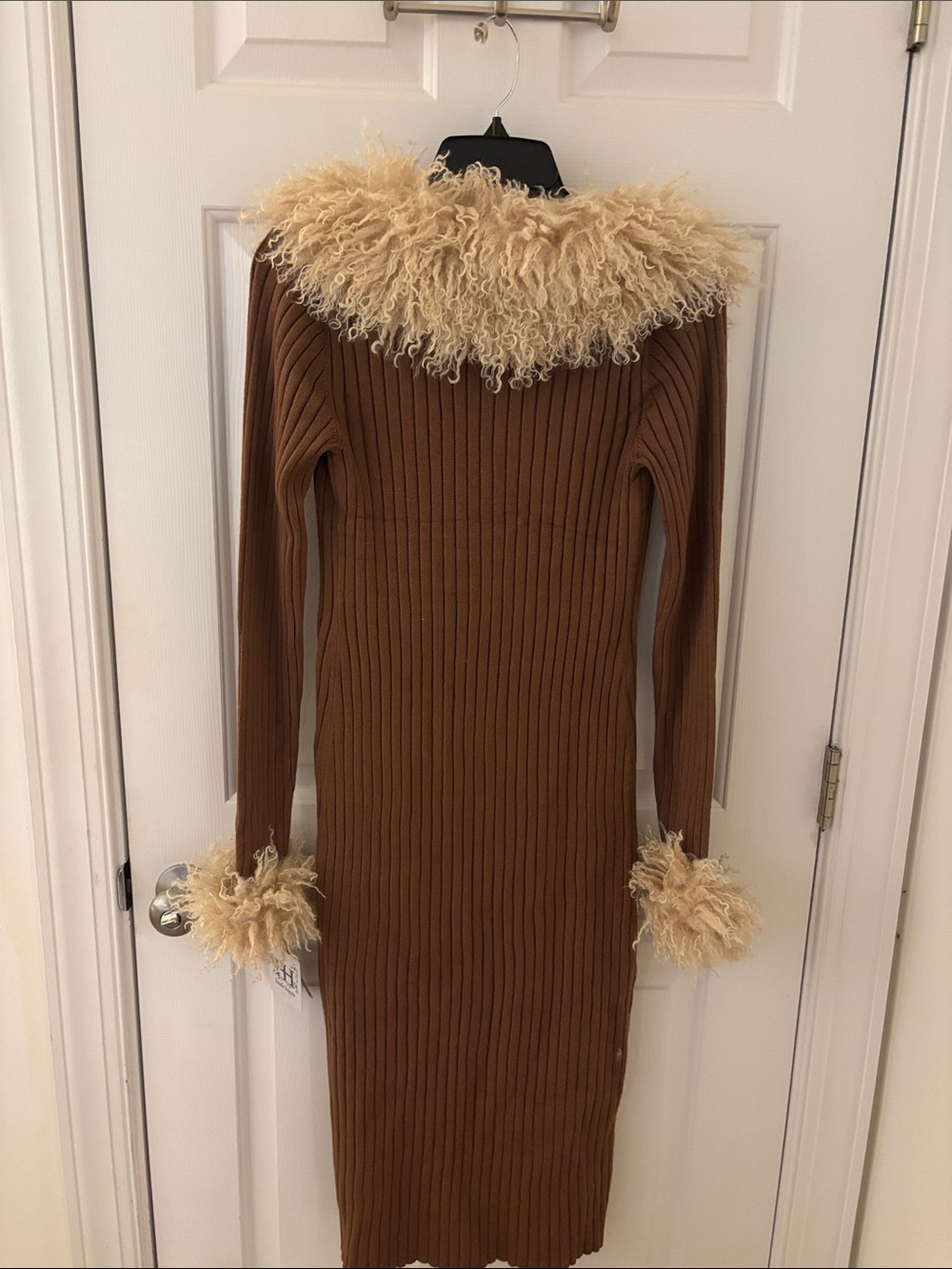 Haute Hippie Brown Ribbed Long Sleeve Sweater with Cream Fur Trim - Picture 7 of 10